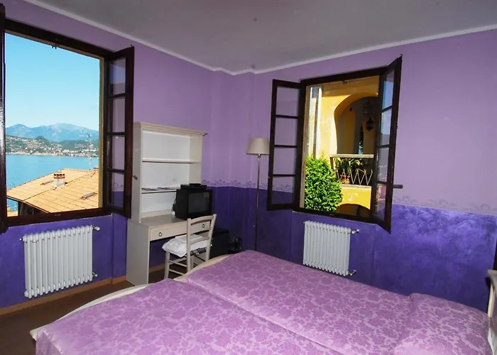 Πανσιόν Fio & Gio Βαρένα