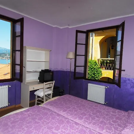 Pensionat Fio & Gio Varenna